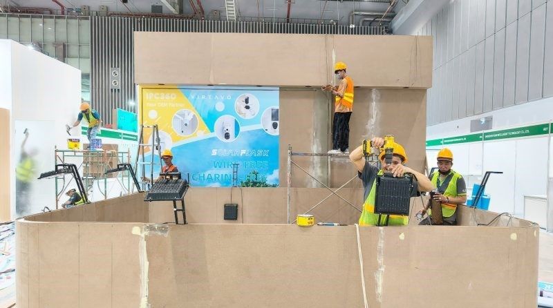 Thi công kết cấu gian hàng chắc chắn với vật liệu chất lượng cao.