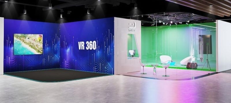 Gian hàng công nghệ tích hợp màn hình LED và trải nghiệm VR hiện đại